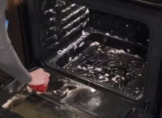 How to clean the oven with baking soda